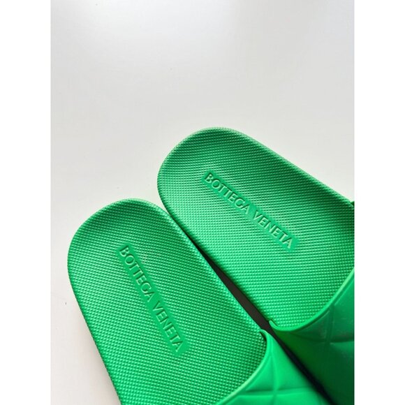 BOTTEGA VENETA Parakeet Green Rubber Intrecciato Pool Slides Sandals, Size 37 - Picture 3 of 16